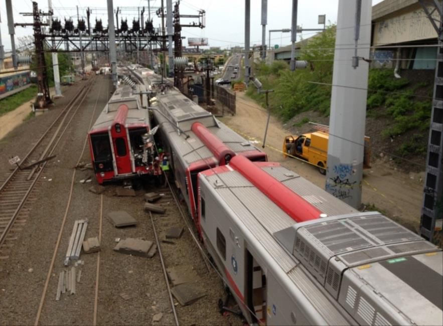 Metro-North passenger trains: 1548 (right) and 1581 (left).