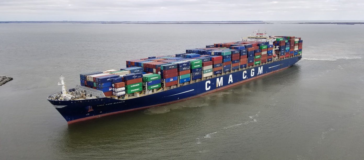 Photo of the CMA CGM Bianca before the accident.