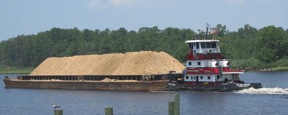 Photo of Island Lookout, pushing a barge similar to the BH 2903, under way before the accident. 