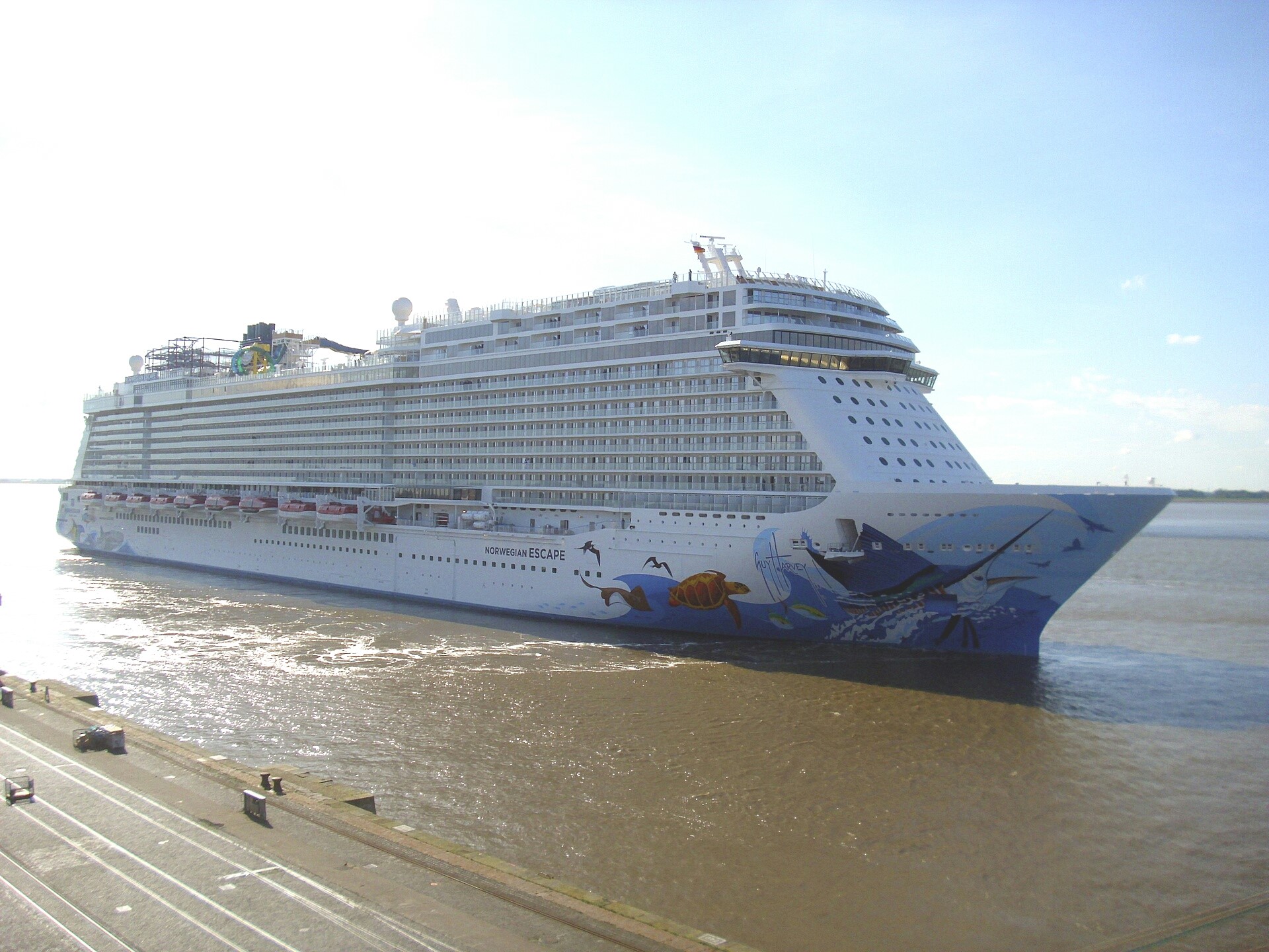 Passenger vessel Norwegian Escape before the casualty.  Source: Creative Commons