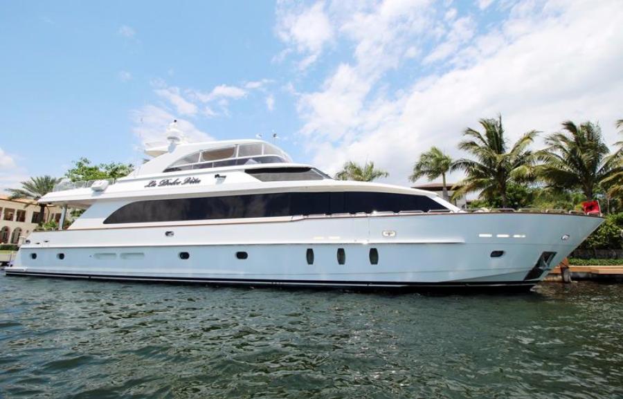 La Dolce Vita before the fire.​ Source: Hargrave Custom Yachts)​