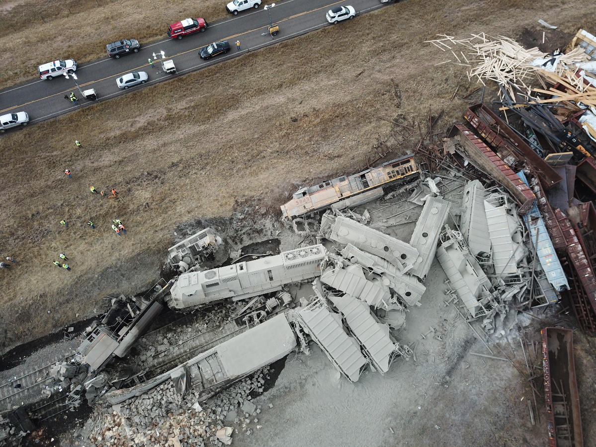 Aerial photograph of the collision at milepost 527.1.